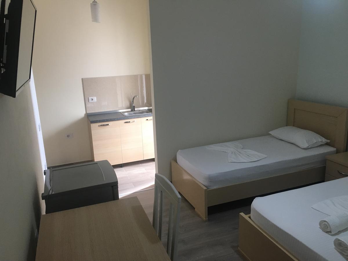 Rent Rooms Kapri Pogradec Exterior photo