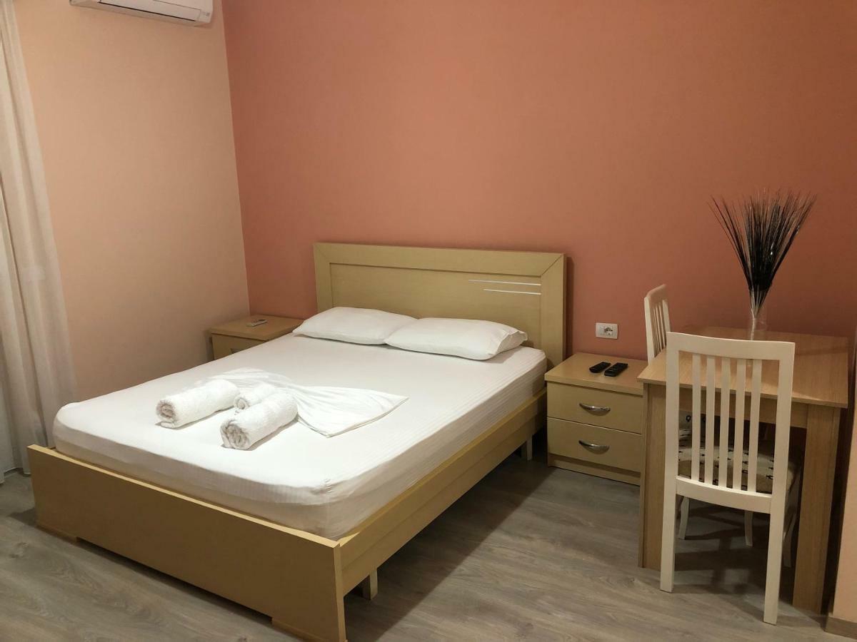 Rent Rooms Kapri Pogradec Exterior photo